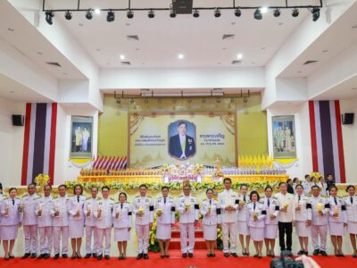 สำนักตรวจเงินแผ่นดินจังหวัดร้อยเอ็ดเข้าร่วมพิธีทำบุญตักบาตรถวายพระราชกุศล,พิธีถวายสัตย์ปฏิญาณเป็นข้าราชการที่ดีและพลังของแผ่นดิน และพิธีถวายเครื่องราชสักการะ วางพานพุ่ม และจุดเทียนถวายพระพรชัยมงคล